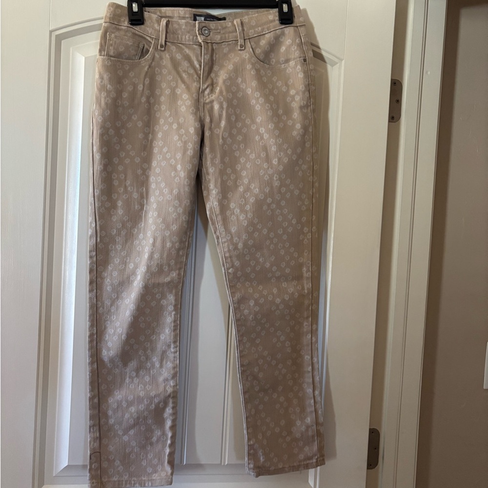 Levi's Tan Patterned Skinny Jeans. Size 4. W27